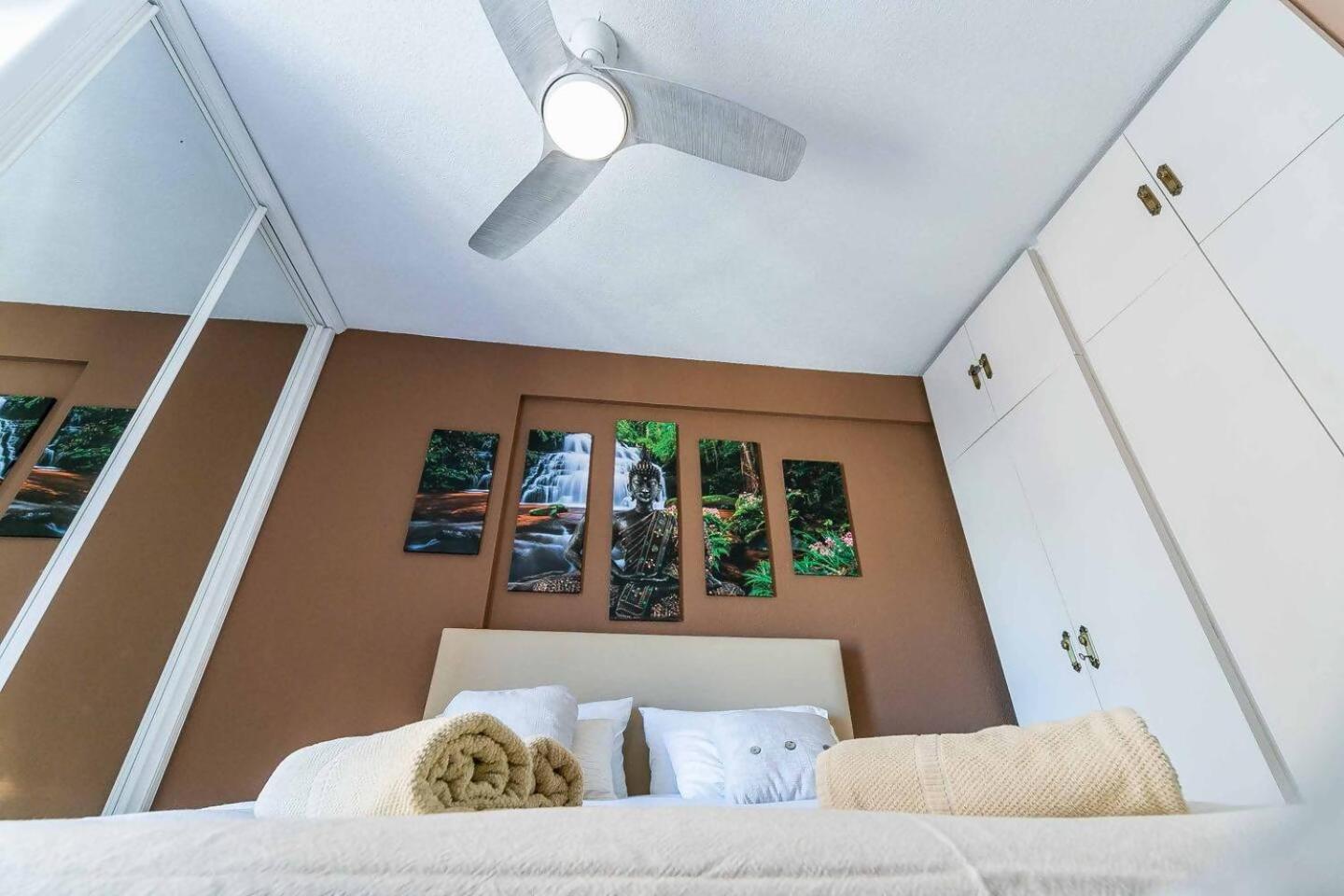 Perla 5 - 1 Bed 1 Bath View
