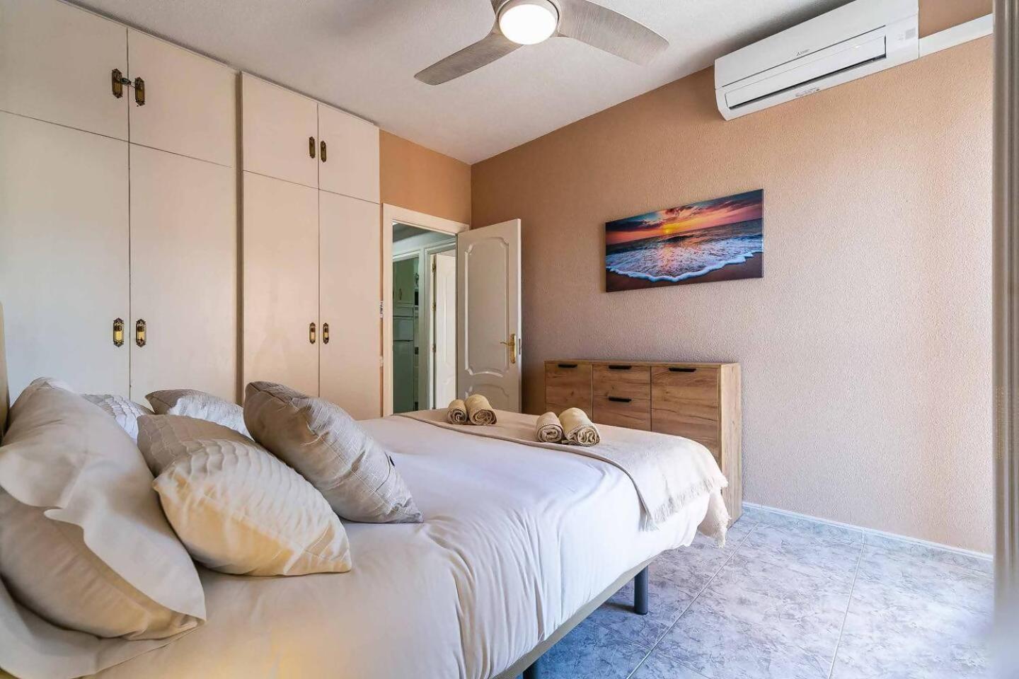 Perla 5 - 1 Bed 1 Bath View *