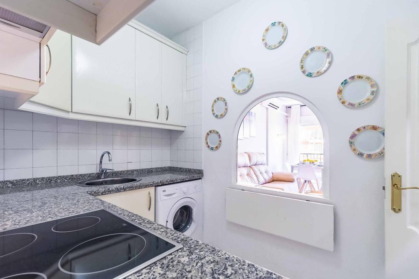 Perla 5 - 1 Bed 1 Bath View
